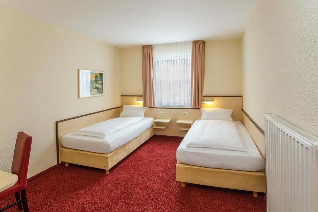 Hotel Montana Limburg ลิมบวร์ก อัน แดร์ ลาน ภายนอก รูปภาพ