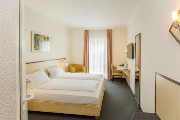 Hotel Montana Limburg ลิมบวร์ก อัน แดร์ ลาน ภายนอก รูปภาพ